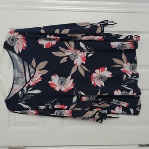 Floral top with 3/4 sleeves